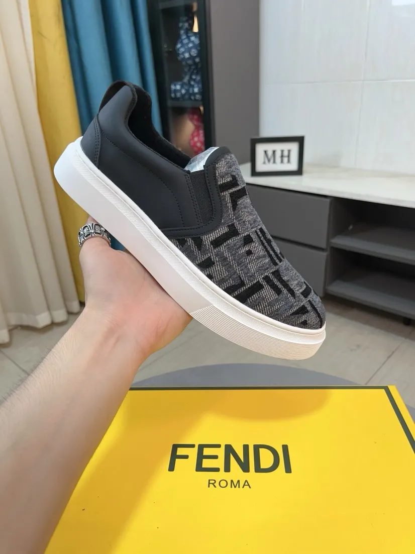 Men's shoes 💰400🌸🌸【FENDI】(velvet lining and leather lining are preferred when ordering) F's new product is on the market, imported concave and convex surface waterproof cloth, classic rhombus pattern F's craftsmanship, high-end and classy, ​​comfortable on the feet, versatile to wear, full of three-dimensional sense, 3 colors available, size: 38-44 (37.45, can be customized, cannot be returned)